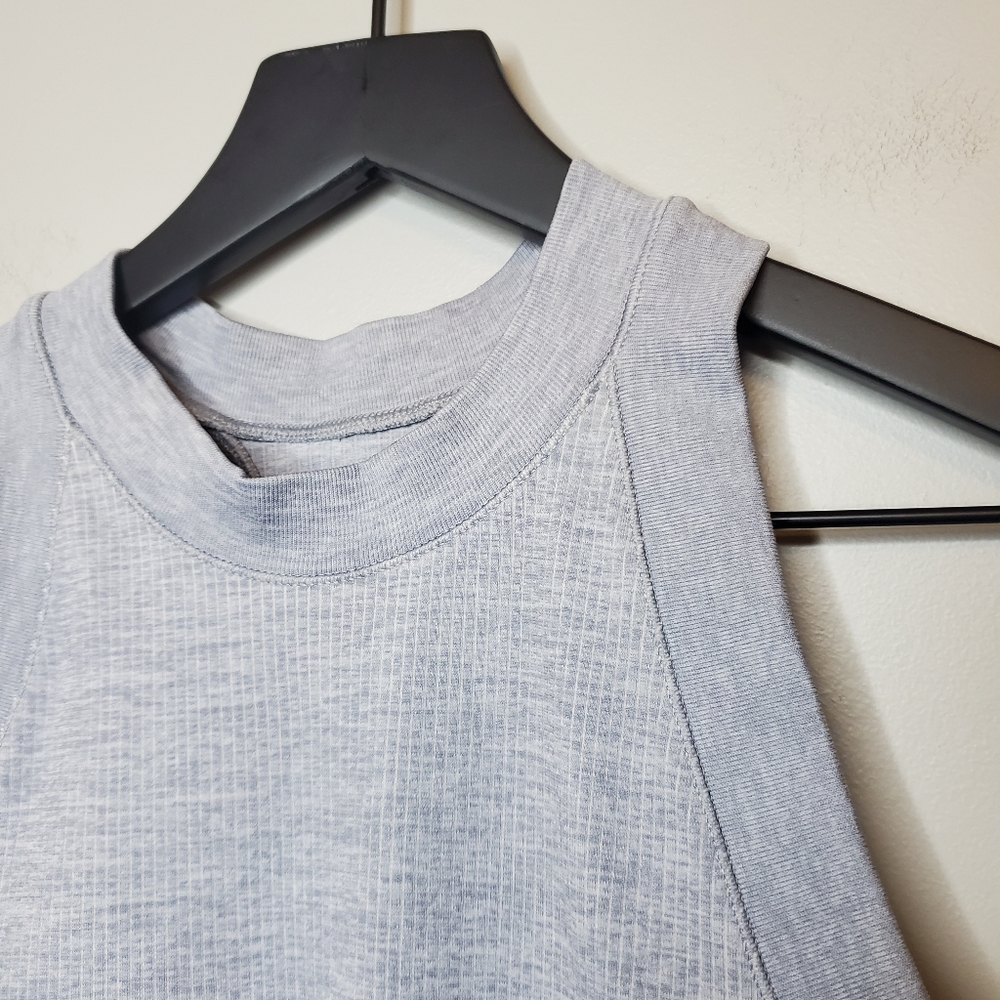 Athleta Renew Racerback Tank Women's Size Small Like New Light Grey Ribbed - Picture 6 of 12